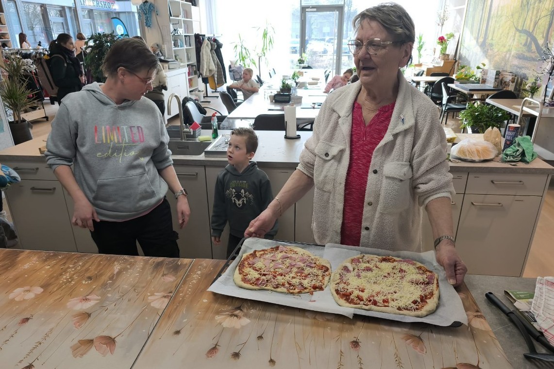 Schildercursus acryl start in Inloophuis Biddinghuizen